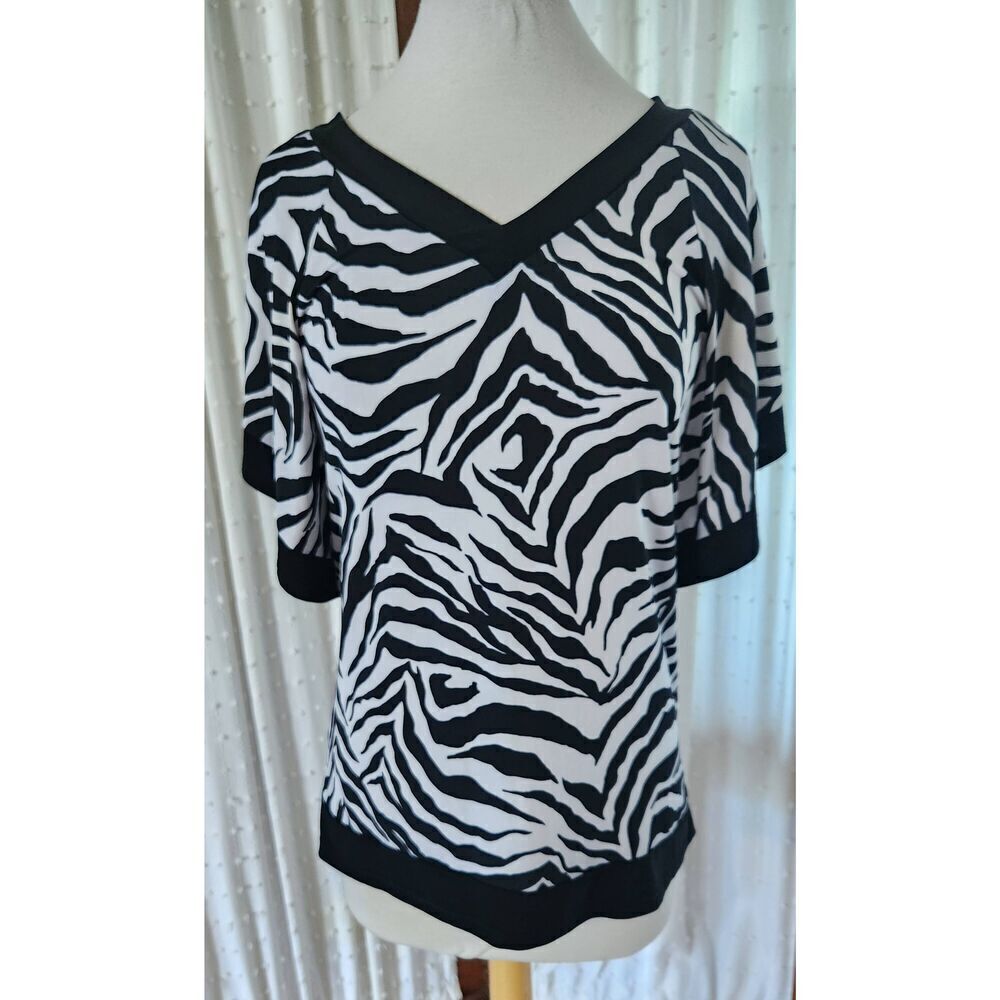 F52 Rendezvous black & white zebra print short sleeve chiffon blouse V-neck